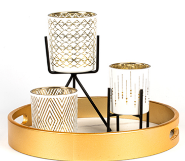 Chân nến thủy tinh hoa văn sang trọng BYF Craft: Định hình lại các nghi lễ tại nhà với ánh sáng và bóng tối vàng