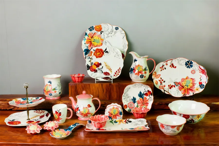Bộ đồ ăn bằng gốm sân vườn: Mang nghệ thuật hoa mùa xuân đến bàn ăn của bạn