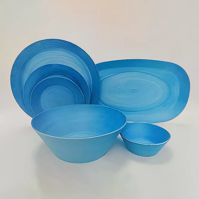 Bộ đồ ăn bằng gốm sứ màu xanh
